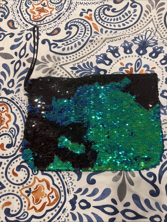 Handbags - Sequin Reversible Wristlet Clutch - Black & Green